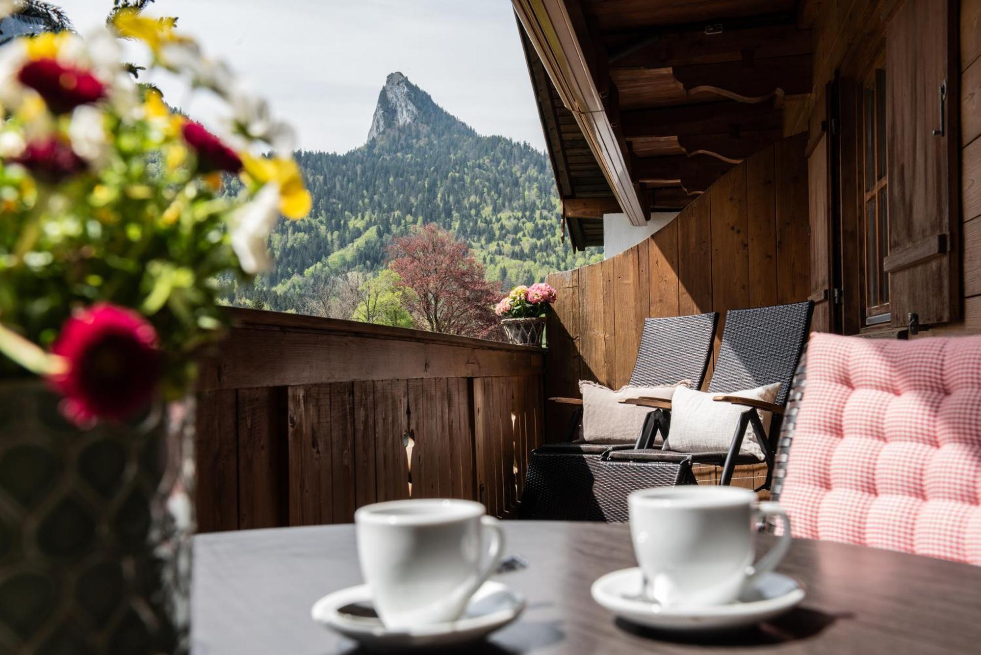 Haus Lesch - Stilvolle Appartements Mit Tollem Bergblick In Kreuth Am Tegernsee Exterior foto